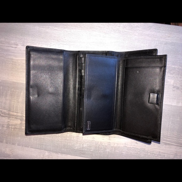 Coach leather trifold wallet - Picture 4 of 6